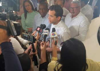 La juventud exhibió su liderazgo y crecimiento político junto a Omar Fernández en Santiago