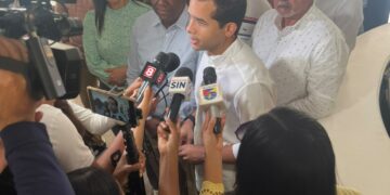 La juventud exhibió su liderazgo y crecimiento político junto a Omar Fernández en Santiago