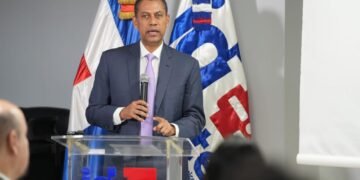 Gómez Mazara llama a universidades liderar transformación digital del país