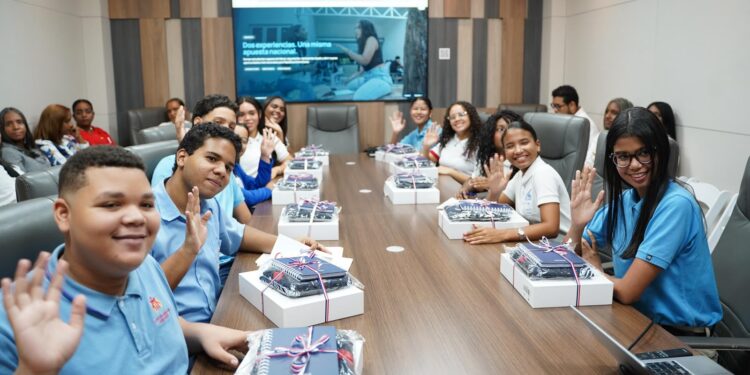 Delegación de estudiantes representará al país en Kenia y Estados Unidos