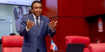 Félix Bautista propone al senado que despenalice la libertad de expresión y la información en el CP
