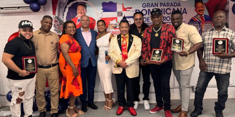 Gran Parada Dominicana del Bronx reconoce a cinco destacadas personalidades de San Cristóbal