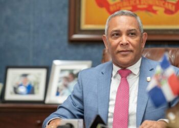 Senador Franklin Romero felicita a los Gigantes de San Francisco por conquistar el campeonato de la LNB