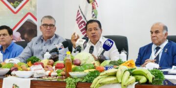 CONFENAGRO exige respuesta integral para proteger la producción de mango