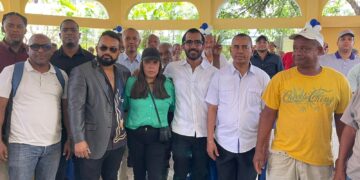 Cruz Camacho reconoce el valor de los padres dominicanos con una gran celebración