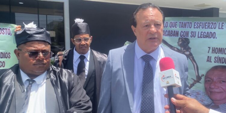 Dr. Ramón Báez Acosta: Aplazan audiencia de demanda entre hermanos en el Distrito Nacional