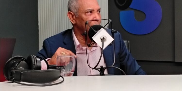 Senador Franklin Romero asegura que Yayo no ha declinado a sus aspiraciones