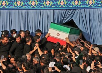 EEUU lanza nuevos ataques contra Irán después que 3 buques fueran atacados en el estrecho de Ormuz