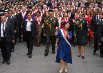 Conservadora Keiko Fujimori asume la presidencia de Perú con la promesa de enfrentar la inseguridad