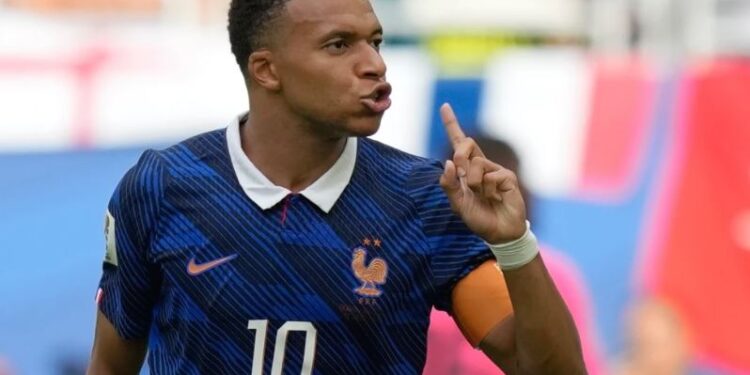 Kylian Mbappé rompe récord de Lionel Messi, de más goles en Mundiales en su carrera con 22