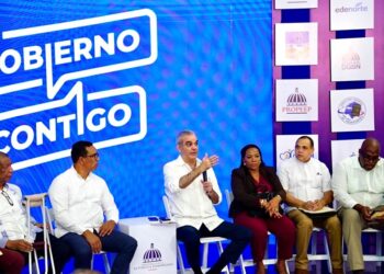 Abinader prioriza soluciones al agua potable en Samaná