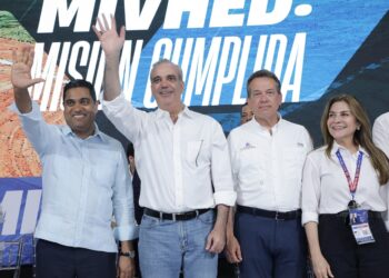 Abinader inaugura pabellones de voleibol y taekwondo en Centro Olímpico