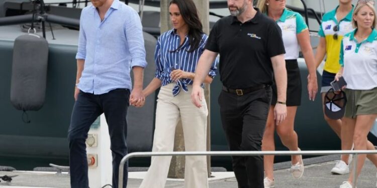 Viaje de Enrique a Reino Unido aviva rumores sobre si Meghan y sus hijos irán