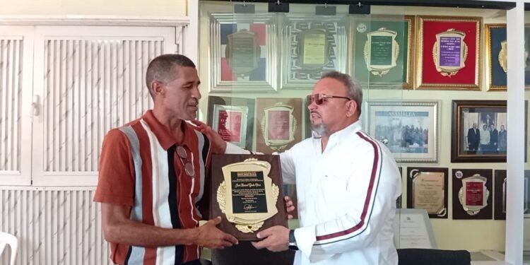 Alfredo Pulinario Mariot envía mensaje de felicitación y llama a fortalecer la unidad familiar en el Día de los Padres