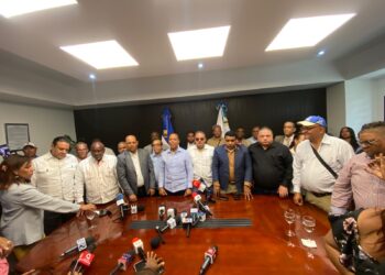 INTRANT y UNET dejan sin efecto aumento en el precio del pasaje; anuncian operativos y medidas para retirar chatarras.