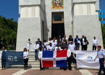 CEMADOJA conmemora 26 años de servicio con ofrenda floral en el Altar de la Patria