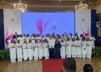 Supérate reconoce a 35 emprendedoras y destaca el emprendimiento femenino como motor para superar la pobreza