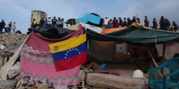 Dueños de yates y residentes de vivienda pública comparten la misma tragedia tras sismo en Venezuela