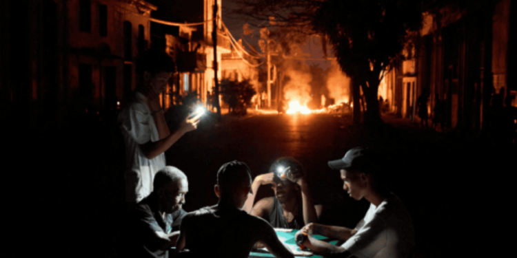 Cuba repone poco a poco el servicio eléctrico tras el segundo apagón nacional de la semana