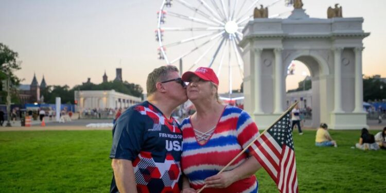 Fuegos artificiales, calor, política y el Mundial: EEUU celebra sus 250 años