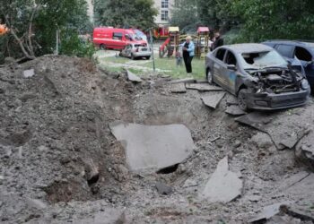 Ataques rusos con misiles y drones contra Ucrania dejan al menos 22 muertos
