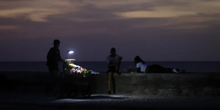 Cuba marcará este miércoles un nuevo récord de apagones: un 74 % del país sin energía eléctrica