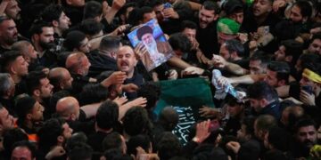 Intercambio de fuego entre EEUU e Irán en todo Oriente Medio amenaza tregua provisional