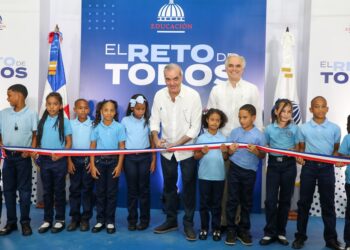 Presidente Abinader inaugura techado deportivo y nuevas aulas en la Escuela Primaria Félix Lope de Vega