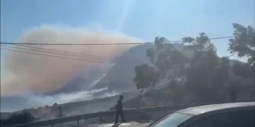 Un tercer bombero muere en los incendios forestales que no dan tregua en Grecia