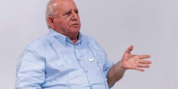 Fadul, cuestionado por sus títulos, prepara estudios sobre su método para el autismo
