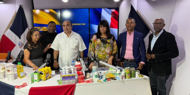 Víctor Pavón entrega donación al Grupo de Medios del Norte para damnificados de Venezuela