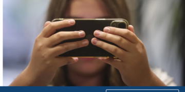 Francia aprueba la prohibición de redes sociales para menores de 15 años, pionera en Europa