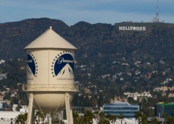 Juez dictaminó que Paramount y Warner deben detener la fusión durante al menos dos semanas