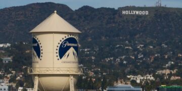 Juez dictaminó que Paramount y Warner deben detener la fusión durante al menos dos semanas