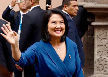 Perú vive su noveno cambio de presidente en diez años con la investidura de Keiko Fujimori
