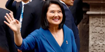 Perú vive su noveno cambio de presidente en diez años con la investidura de Keiko Fujimori