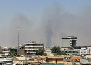 EEUU ataca otro buque mercante que intentaba romper el bloqueo de los puertos iraníes