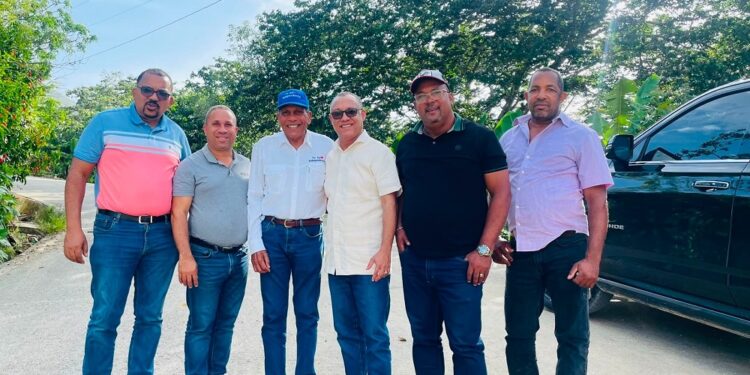 Jhonson Encarnación y Dagoberto Rodríguez impulzan camino vecinal unirá cuatro provincias del Sur