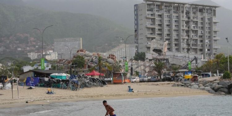 Se acerca a los 3.000 muertos por sismos en Venezuela