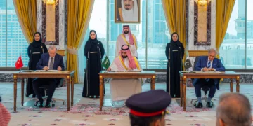 Arabia Saudí, Turquía y Pakistán firman acuerdo clave de defensa