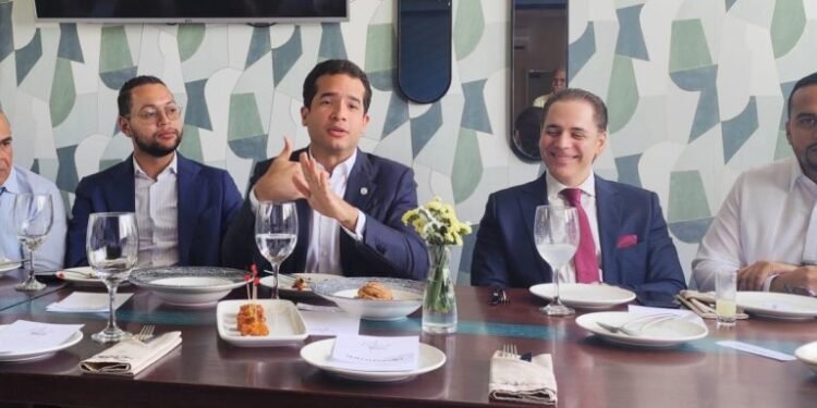 Omar Fernández ve necesaria una alianza FP y el PLD para 2028; deja aspiraciones en manos de Leonel
