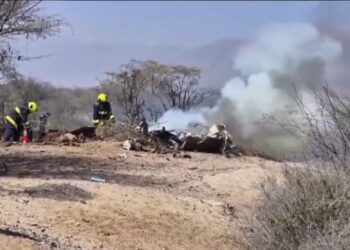Mueren 13 turistas europeos al estallarse avión de las Líneas de Nazca en Perú