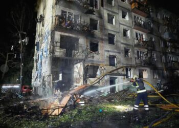 Ataque ruso con misiles balísticos y drones contra capital ucraniana deja al menos 9 muertos