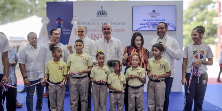 Abinader inaugura techado Centro Educacional Santo Cura de Ars (Cescar) en Capotillo