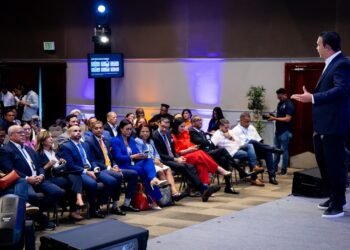 Amaury Mogollón identifica a Alofoke como posible outsider para elecciones de 2028