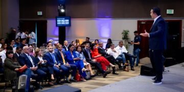 Amaury Mogollón identifica a Alofoke como posible outsider para elecciones de 2028