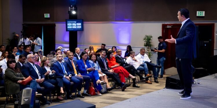 Amaury Mogollón identifica a Alofoke como posible outsider para elecciones de 2028