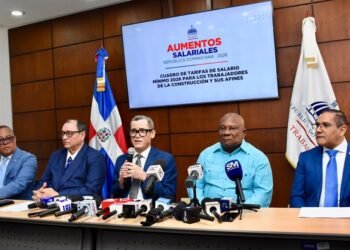 Gobierno acuerda aumento de 20 % al salario mínimo de los trabajadores de la construcción