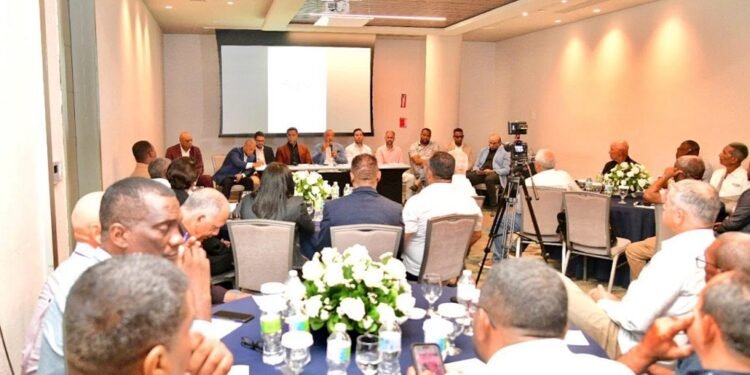 FEDOM ejecutará Plan de Desarrollo del Béisbol Dominicano con fondos de premio del Clásico Mundial 2026
