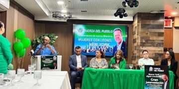 Fuerza del Pueblo juramentación de nuevos miembros y líderes comunitarios